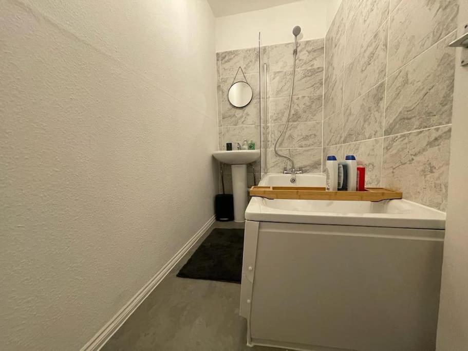 Beautiful 2 Bedroom On Tower Bridge Londres Exterior foto