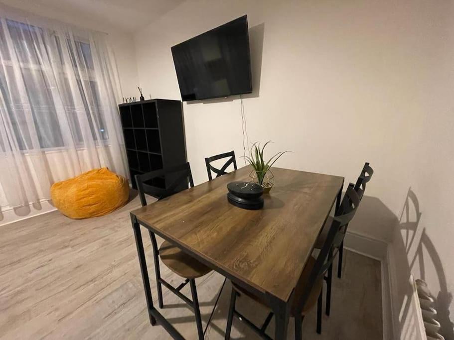 Beautiful 2 Bedroom On Tower Bridge Londres Exterior foto
