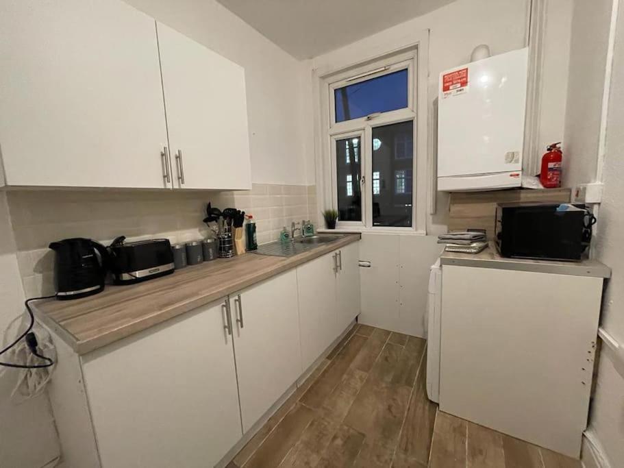 Beautiful 2 Bedroom On Tower Bridge Londres Exterior foto